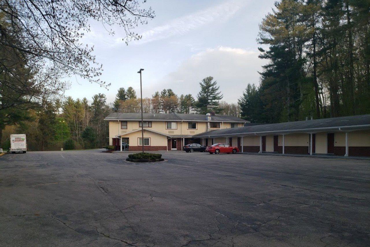 Red Roof Inn Sutton Εξωτερικό φωτογραφία