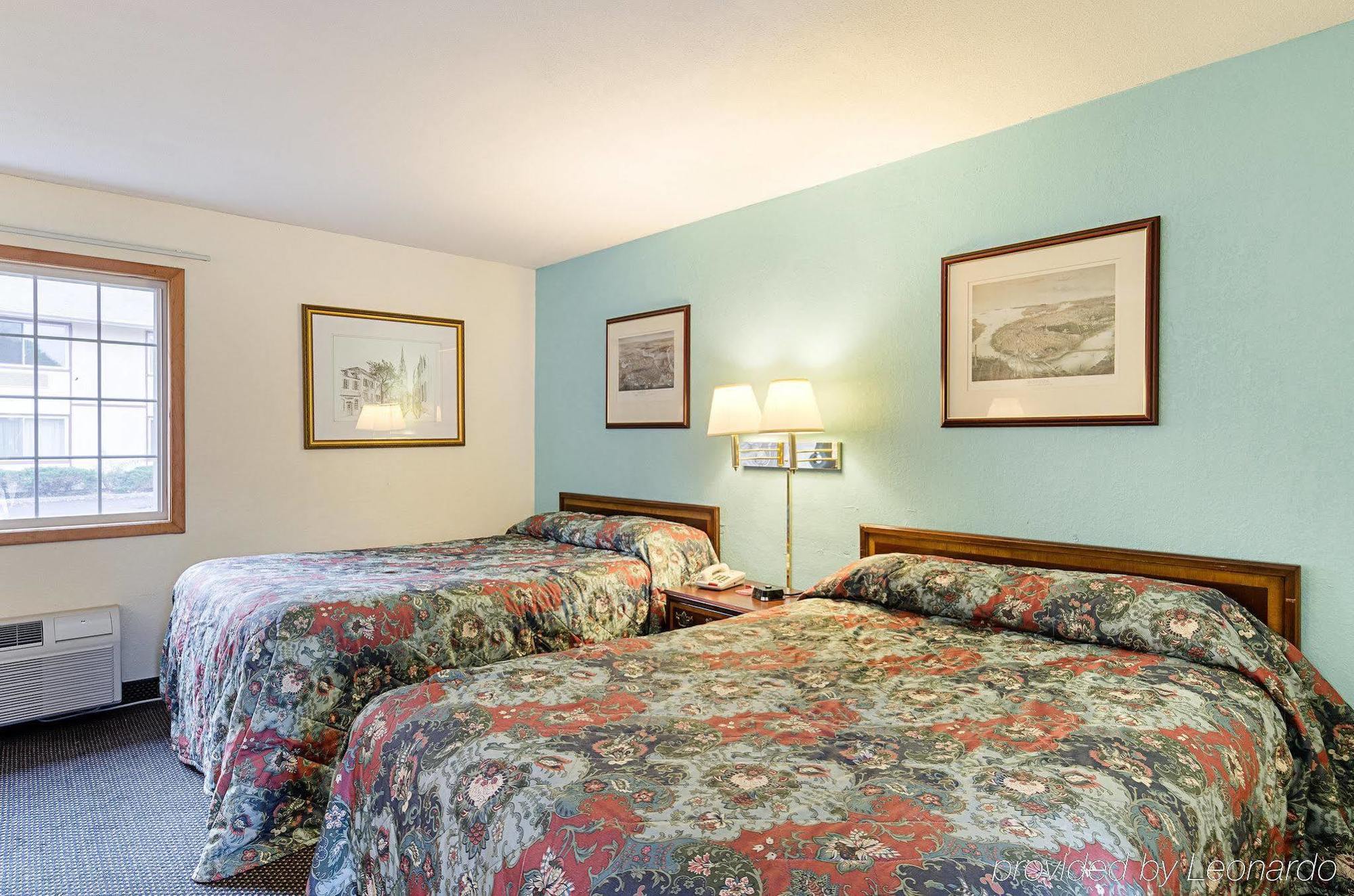Red Roof Inn Sutton Εξωτερικό φωτογραφία