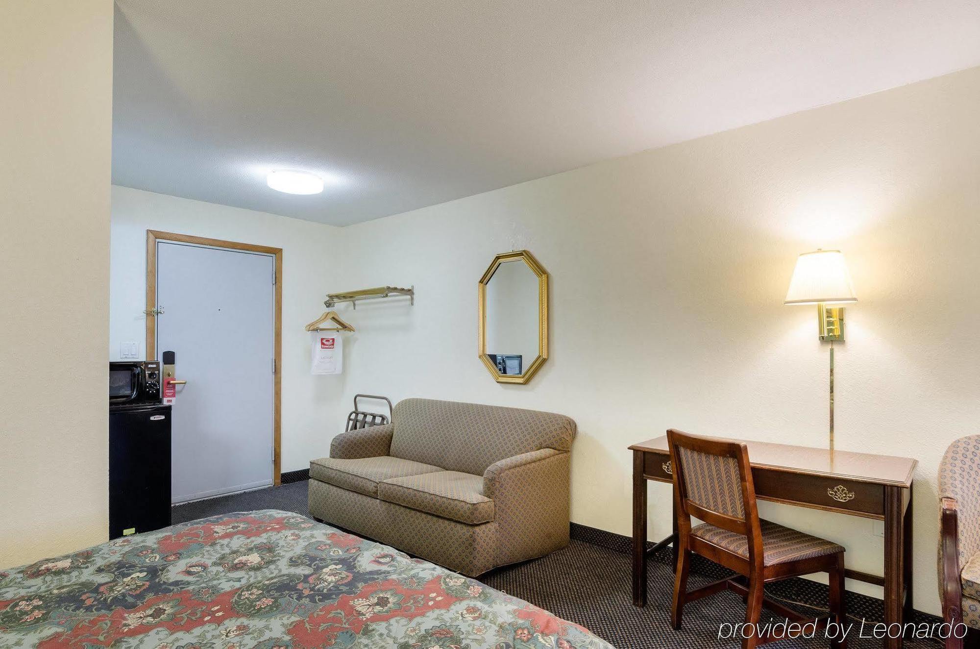 Red Roof Inn Sutton Εξωτερικό φωτογραφία