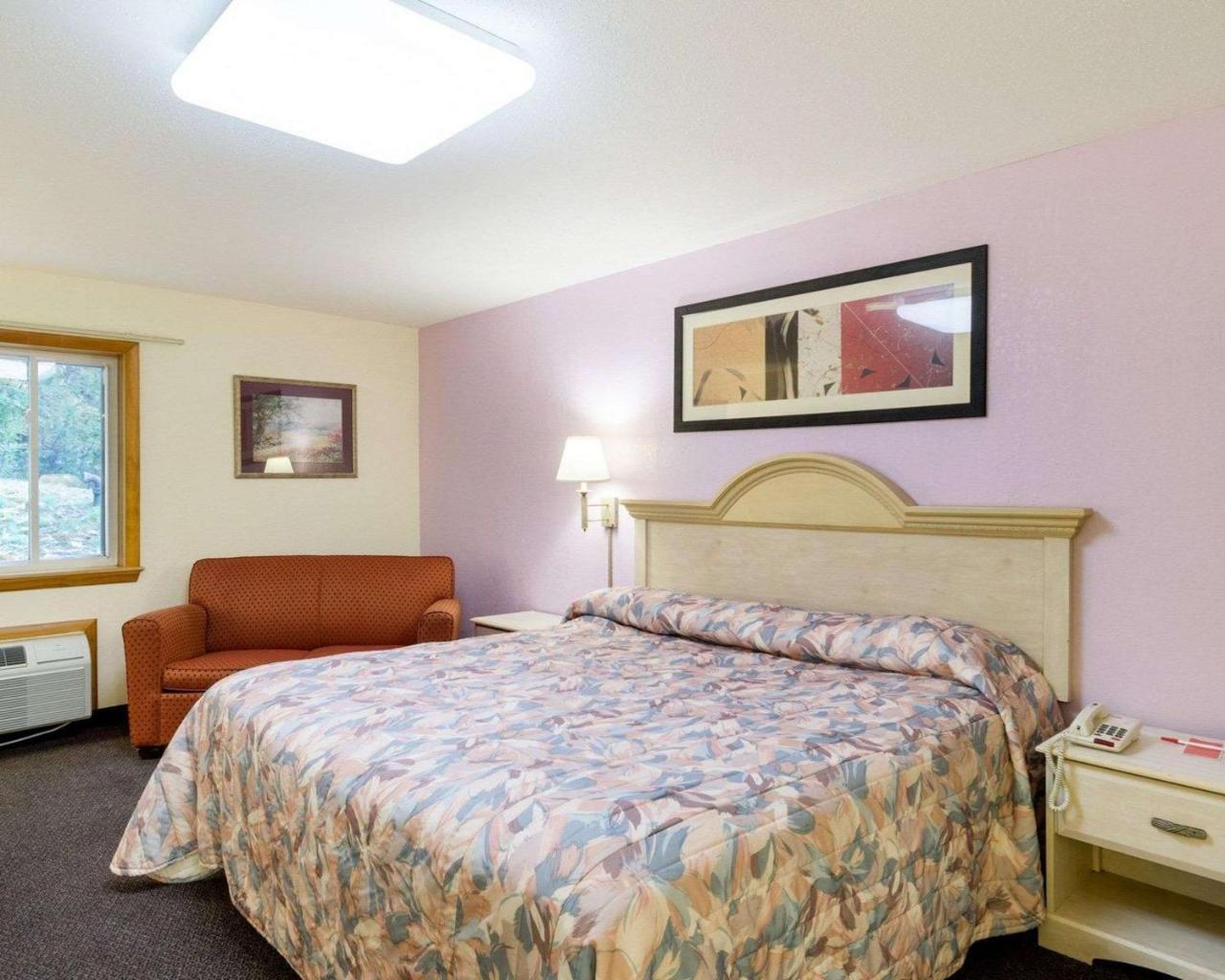 Red Roof Inn Sutton Εξωτερικό φωτογραφία