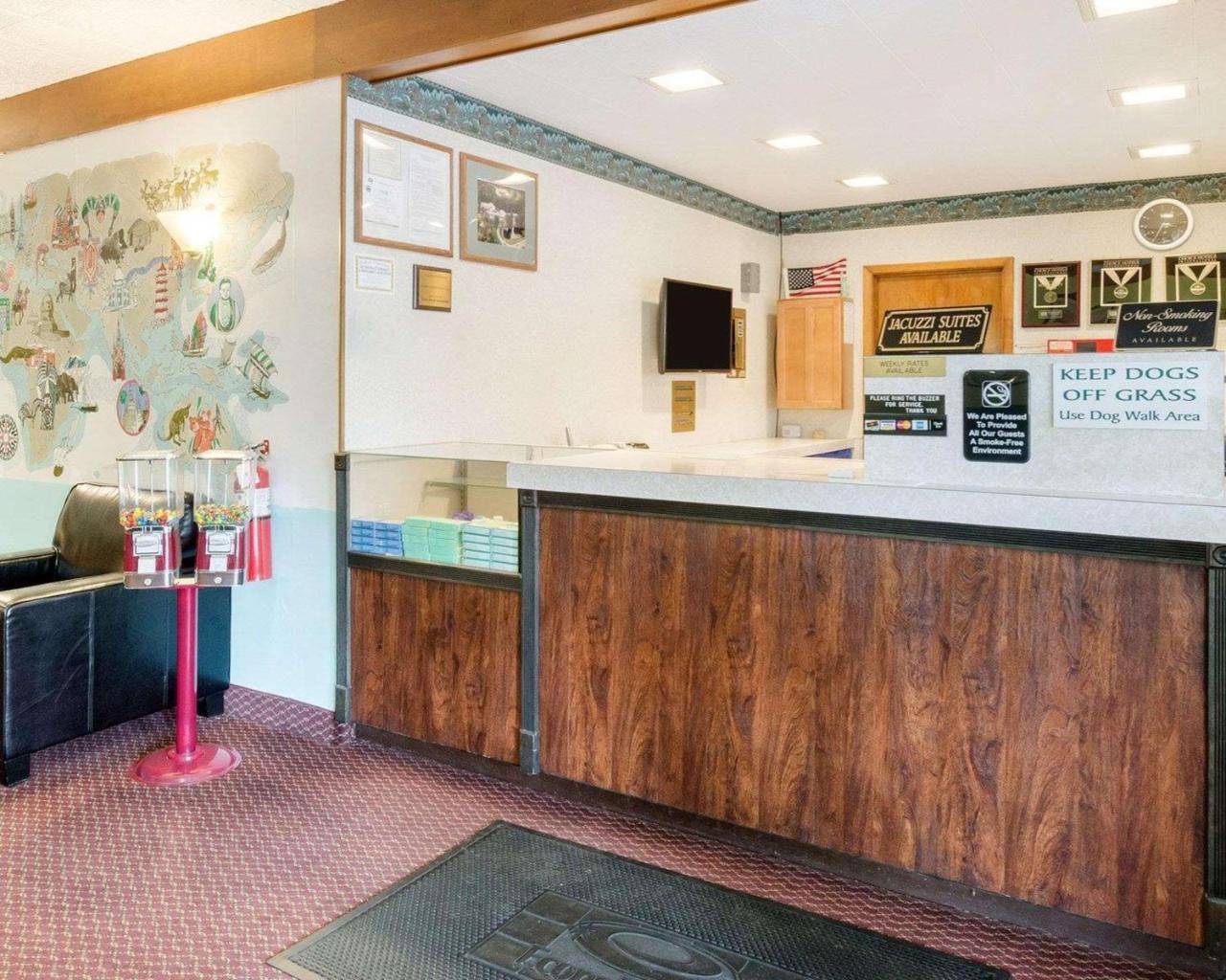Red Roof Inn Sutton Εξωτερικό φωτογραφία