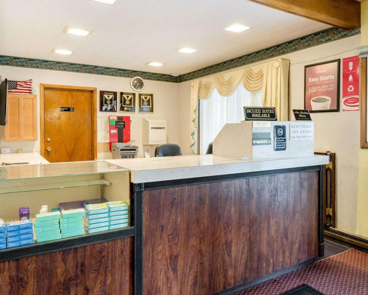 Red Roof Inn Sutton Εξωτερικό φωτογραφία